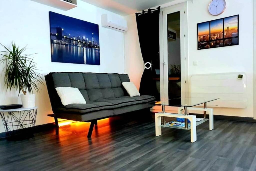 Superbe Studio De 30M2 Proche De Paris ポワシー エクステリア 写真