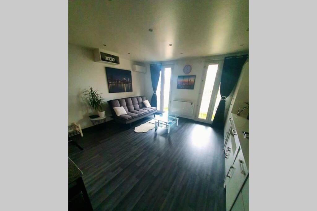 Superbe Studio De 30M2 Proche De Paris ポワシー エクステリア 写真